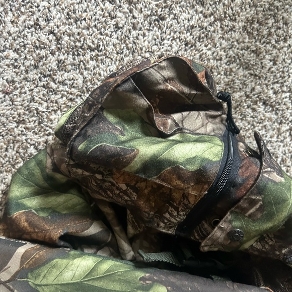 Fieldline Hunting Vest with padded seat - Picture 10 of 11